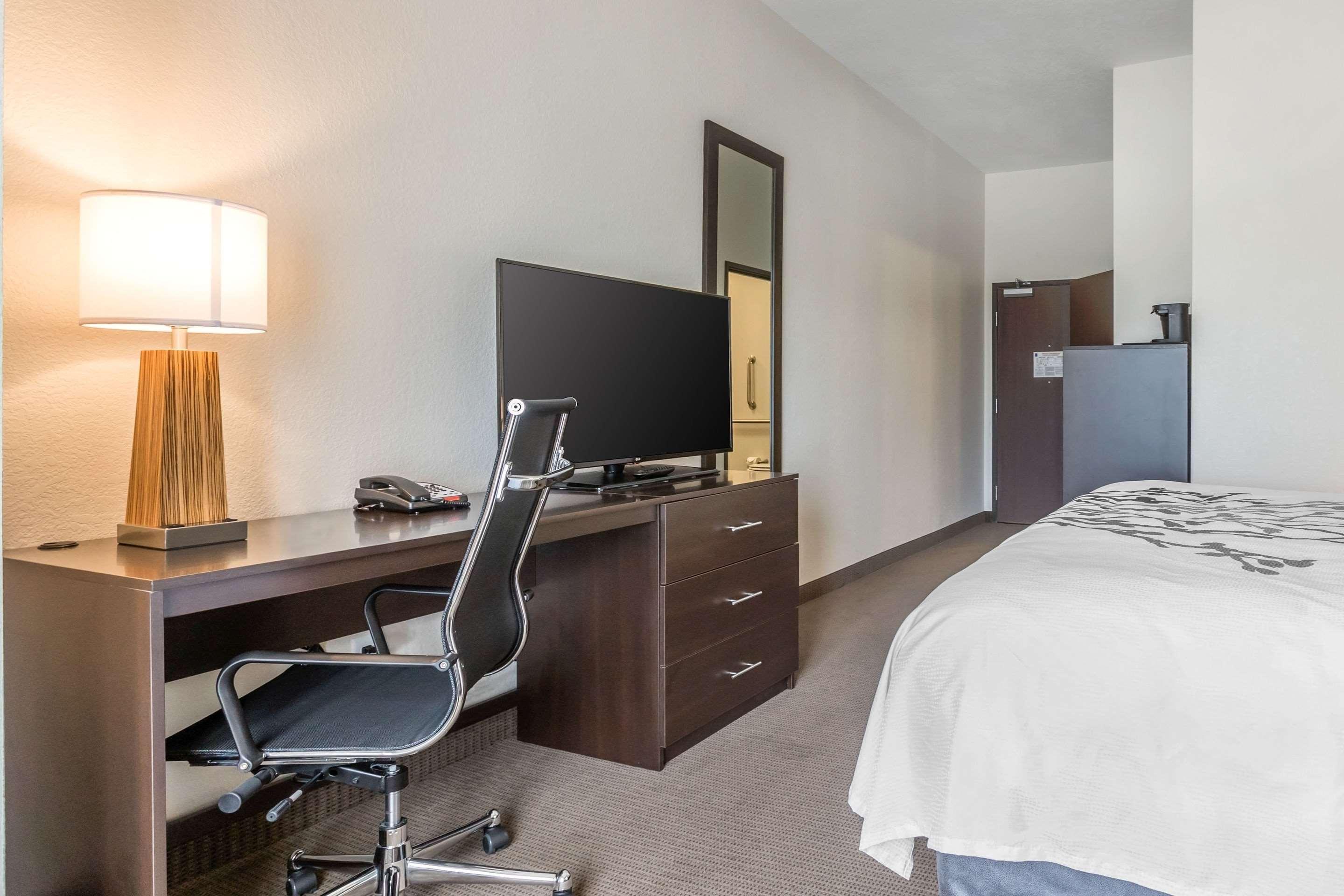 Sleep Inn & Suites West Des Moines Near Jordan Creek Bagian luar foto