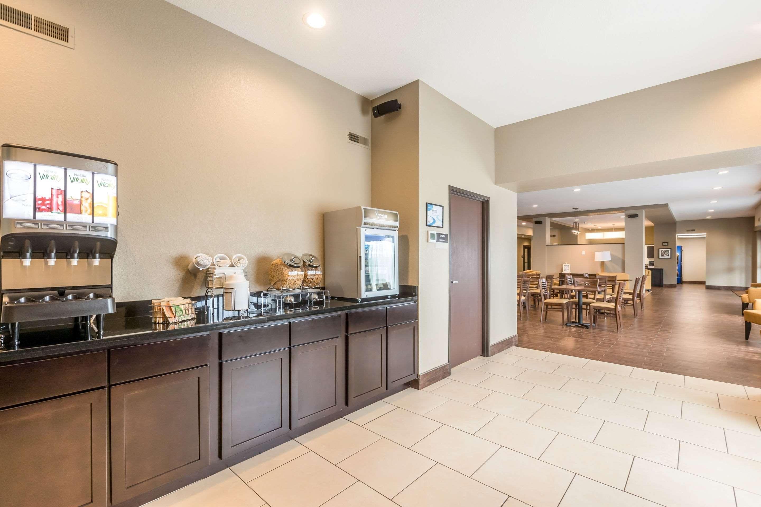 Sleep Inn & Suites West Des Moines Near Jordan Creek Bagian luar foto